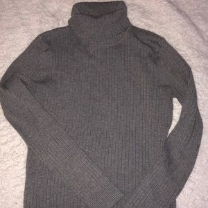 Gray turtleneck! (3/$9!)